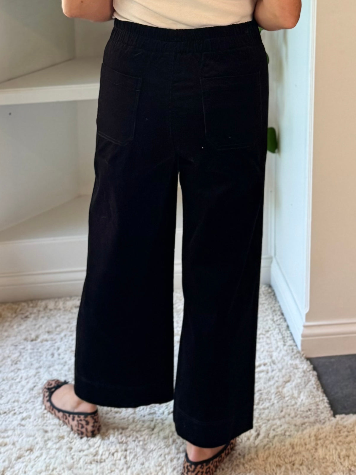 Everyday Luxe Wide Leg Cropped Corduroy Pants - Black