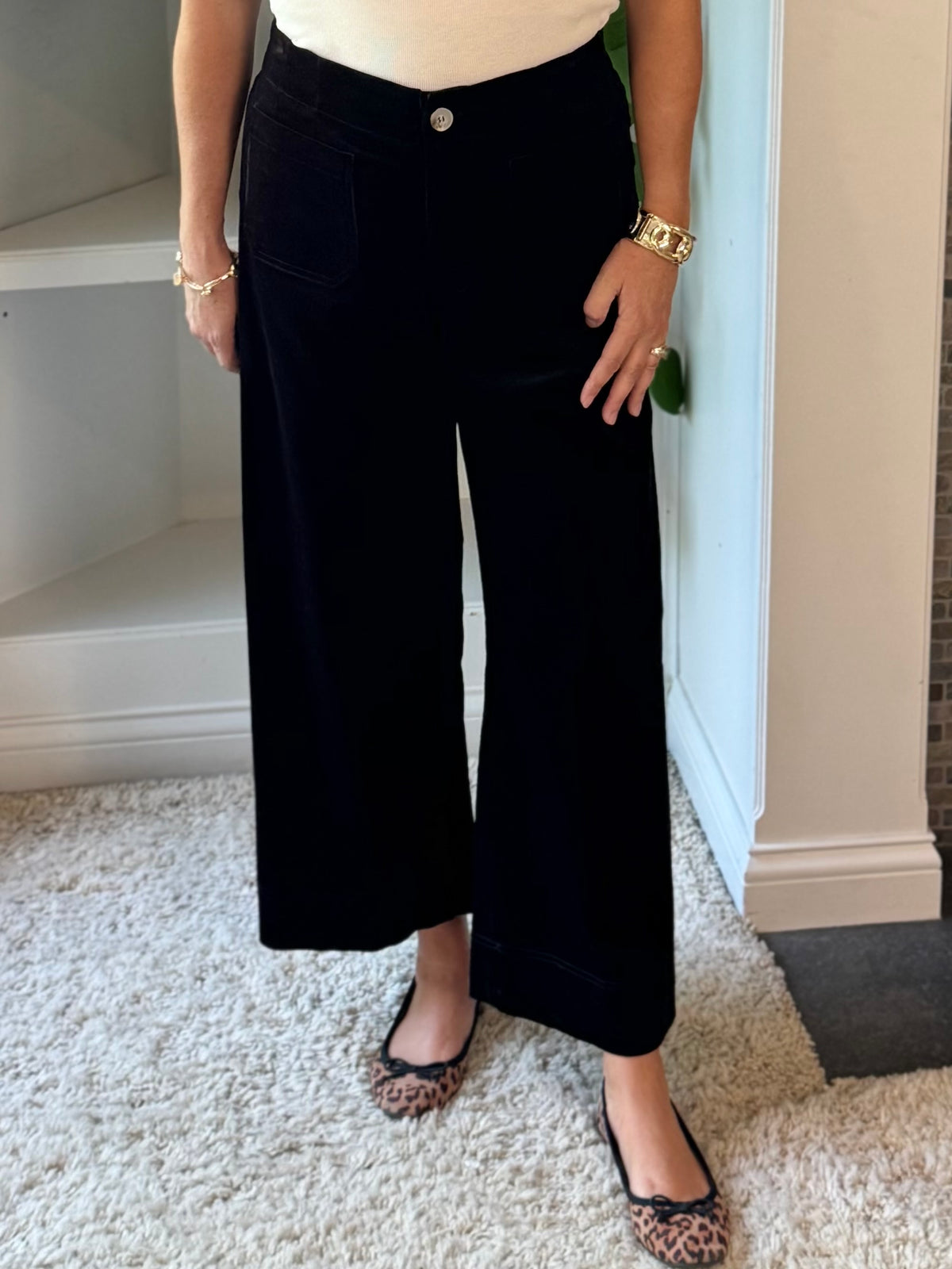 Everyday Luxe Wide Leg Cropped Corduroy Pants - Black