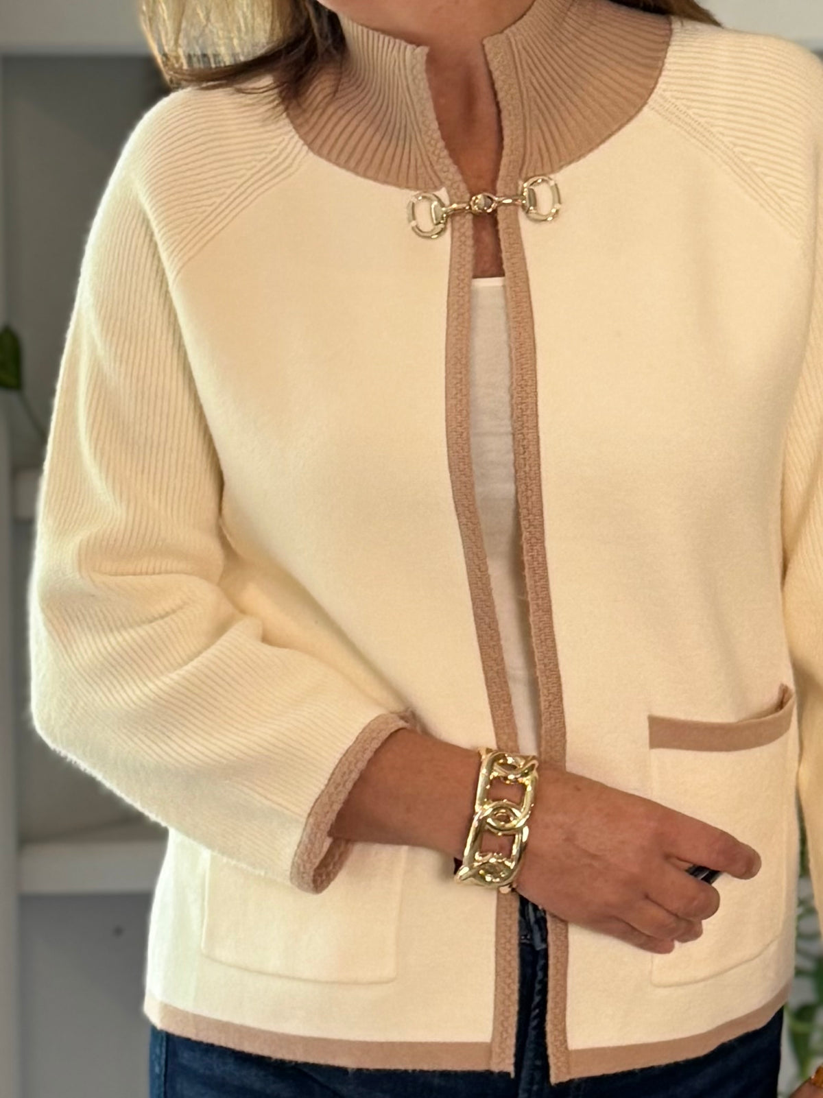 Distinctive Details Contrast Cardigan