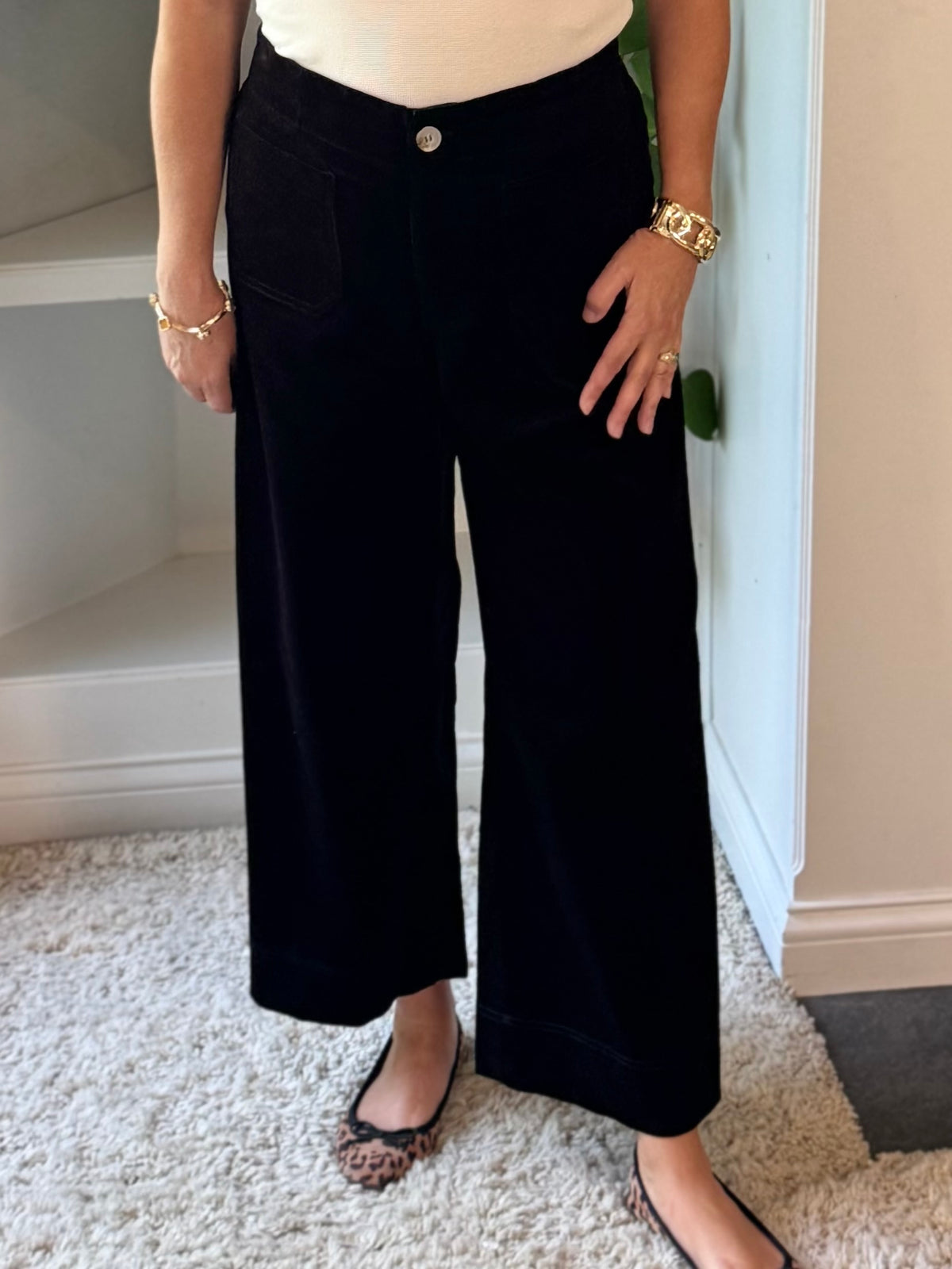 Everyday Luxe Wide Leg Cropped Corduroy Pants - Black