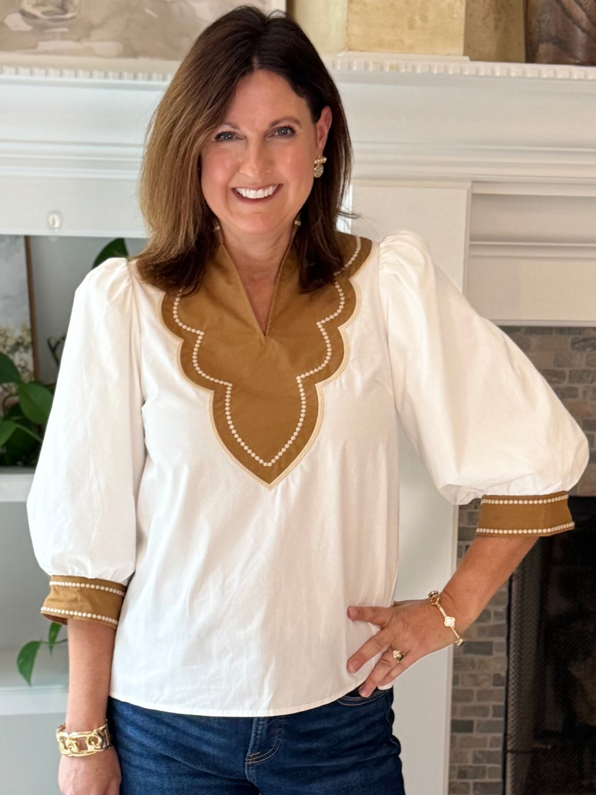 Center of Attention Contrast Top - Off-white
