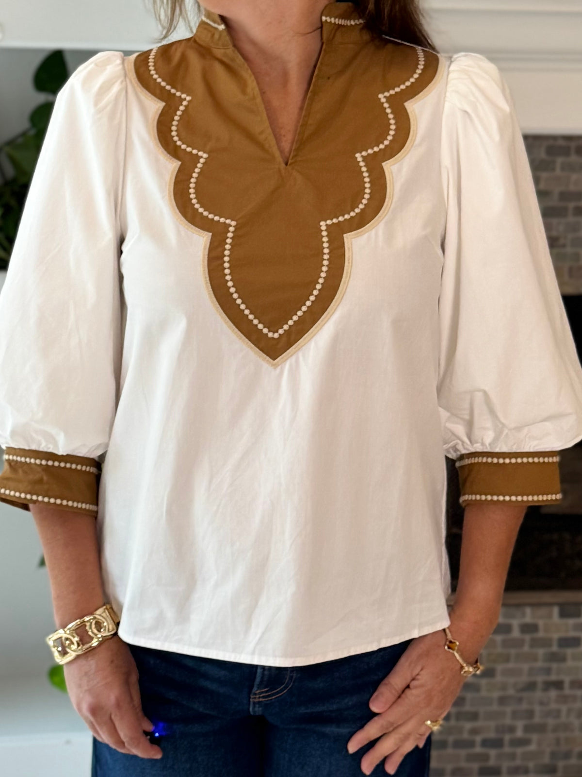 Center of Attention Contrast Top - Off-white