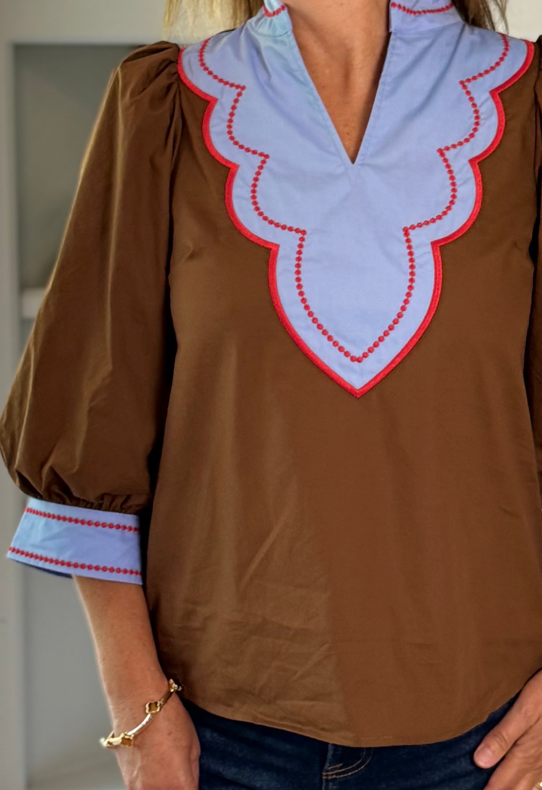 Center of Attention Contrast Top