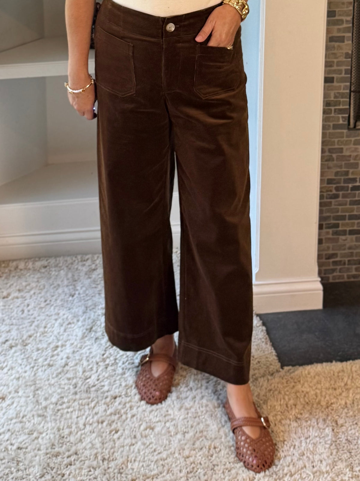 Everyday Luxe Wide Leg Cropped Corduroy Pants - Brown